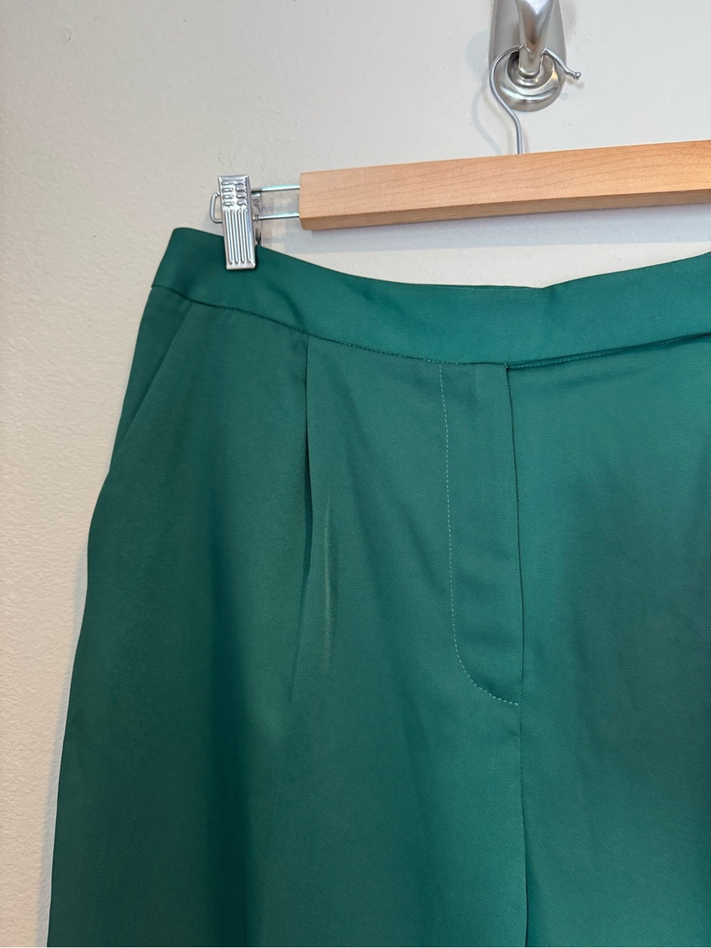 Tuckernuck Dark Green Pleated Duncan Trouser - Picture 3 of 6